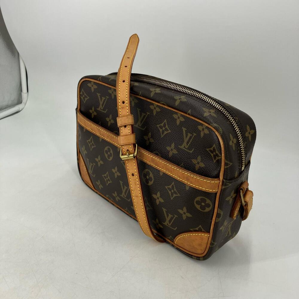 LOUIS VUITTON Trocadero Shoulder Bag